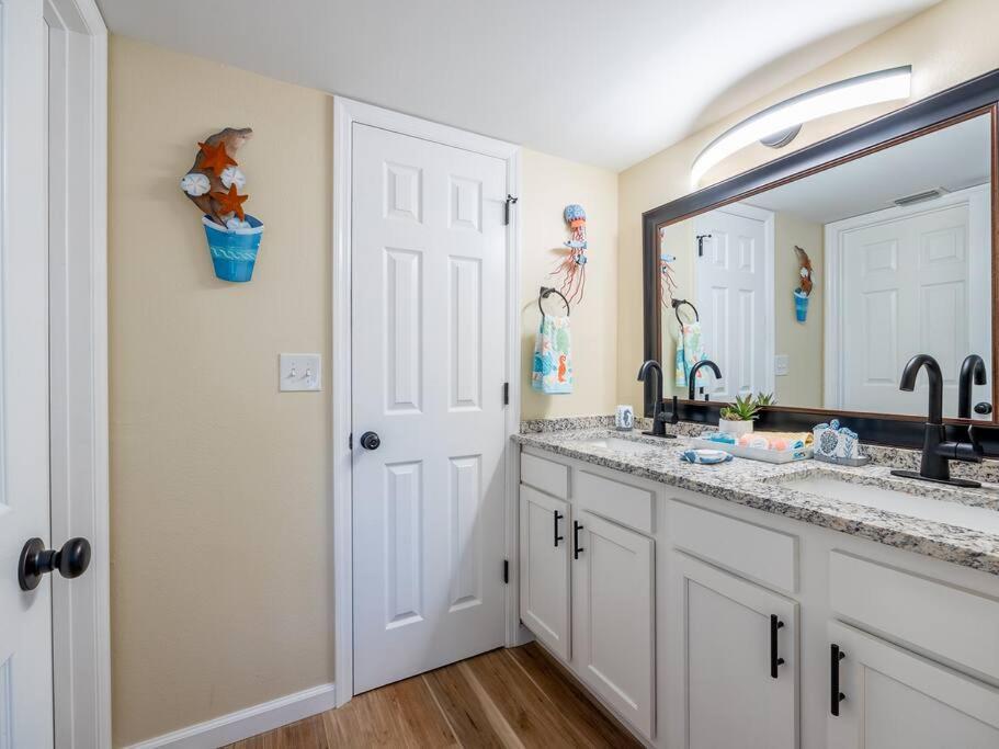 Englewood, Manasota Keys - 2 Bedroom Luxury Villa, Pool, Game Room, 6 Min To Beaches Next To Canal Luaran gambar